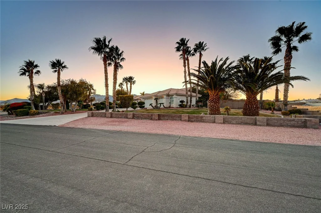 7015 Jensen, Las Vegas, NV 89149