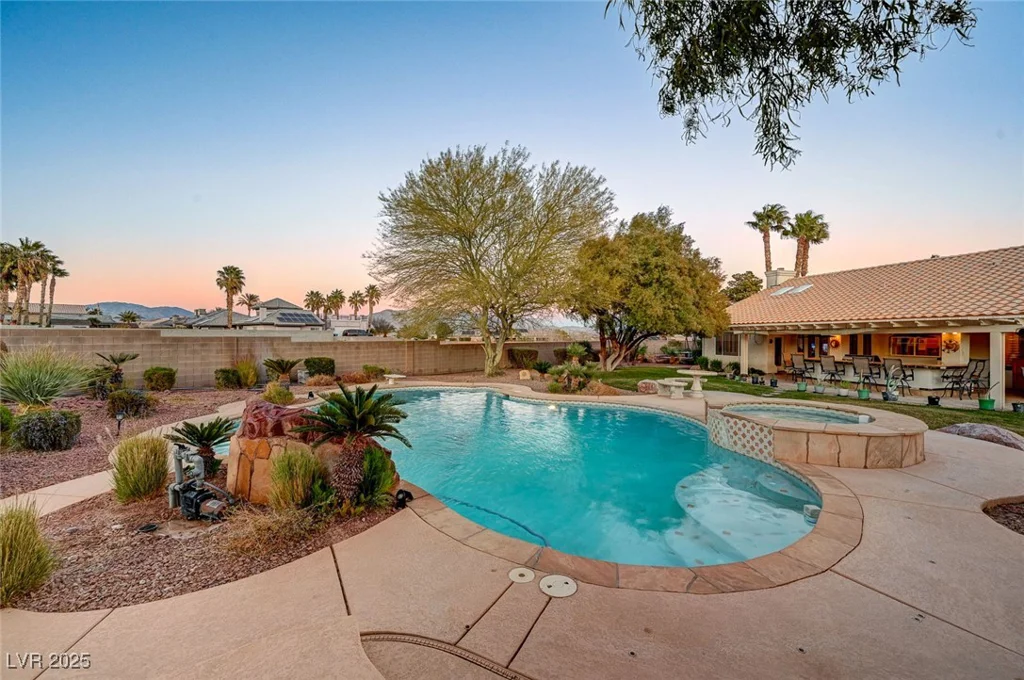 7015 Jensen, Las Vegas, NV 89149