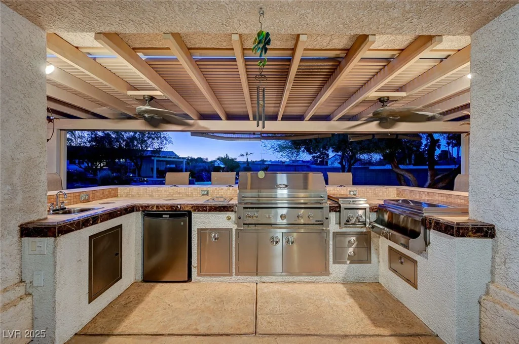 7015 Jensen, Las Vegas, NV 89149