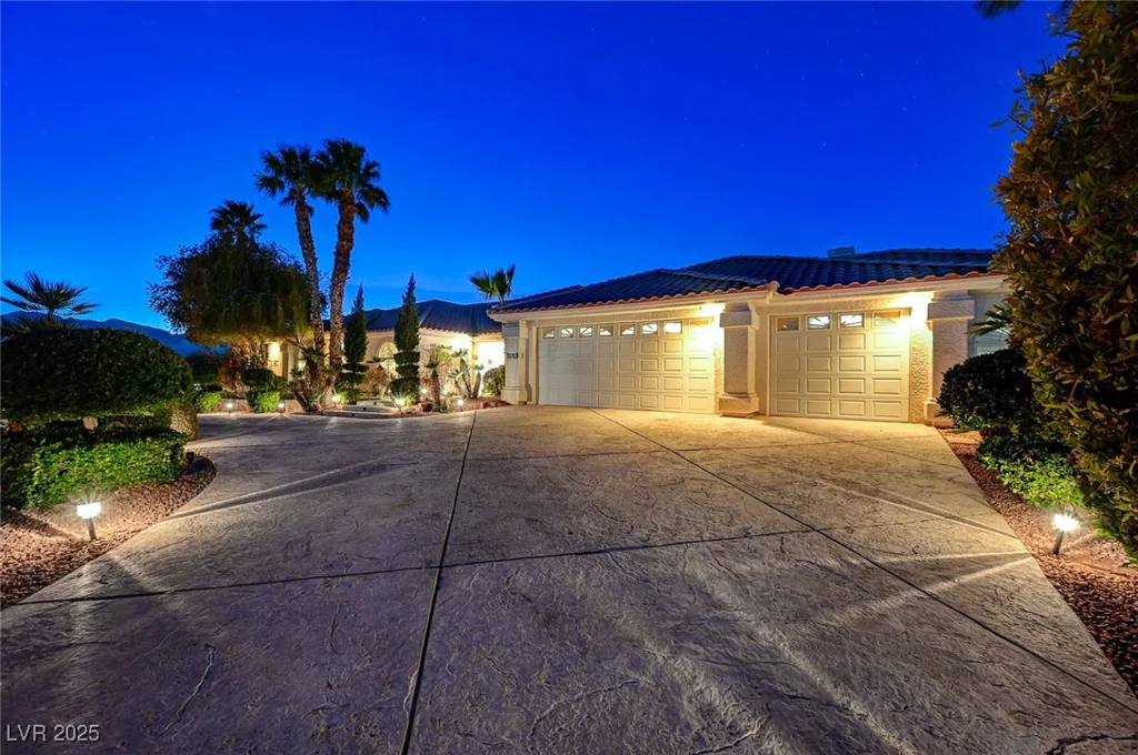 7015 Jensen, Las Vegas, NV 89149