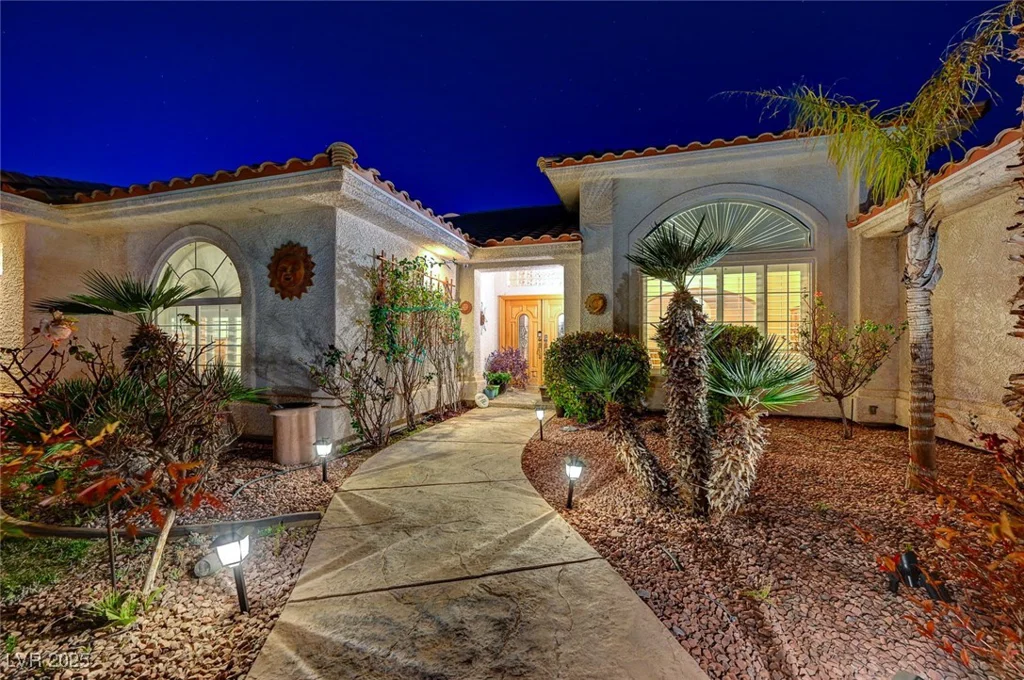 7015 Jensen, Las Vegas, NV 89149