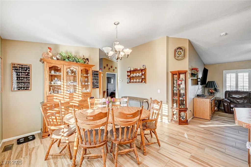 7015 Jensen, Las Vegas, NV 89149