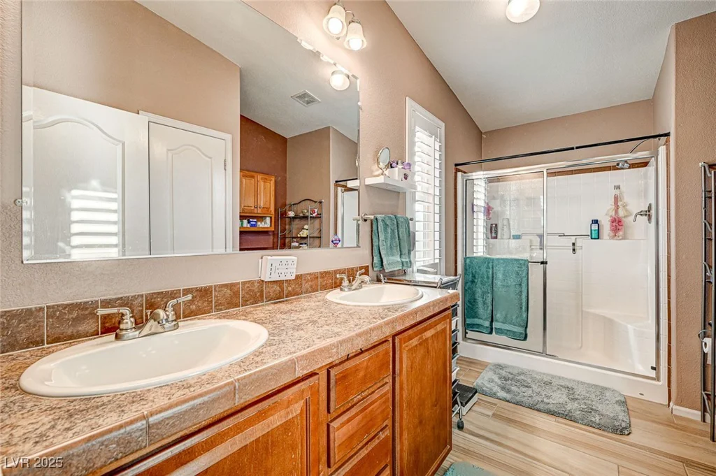 7015 Jensen, Las Vegas, NV 89149