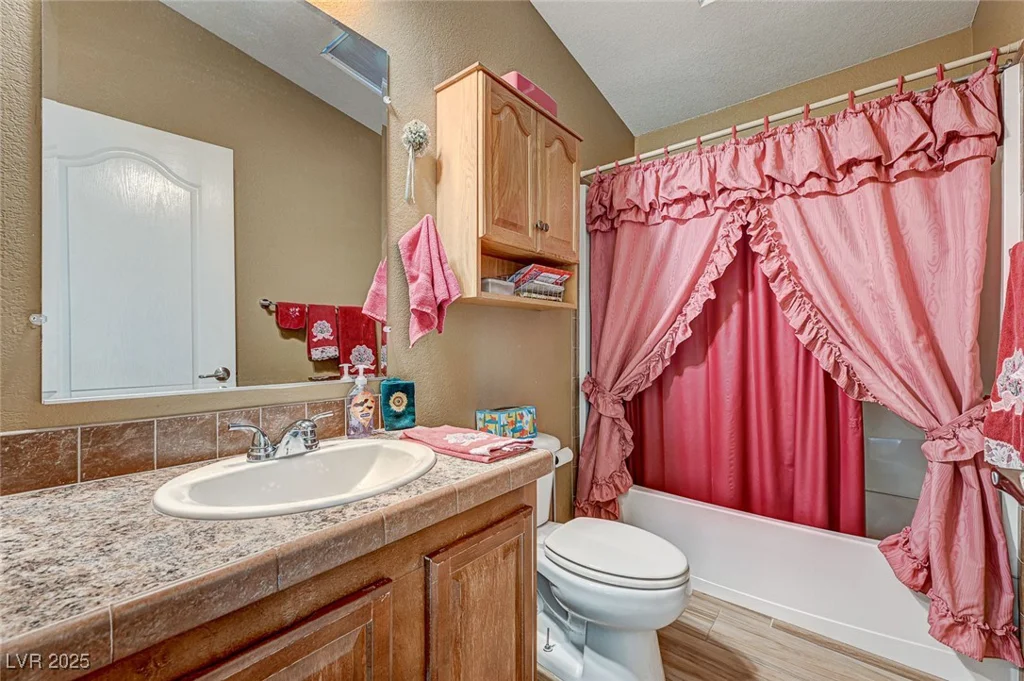 7015 Jensen, Las Vegas, NV 89149