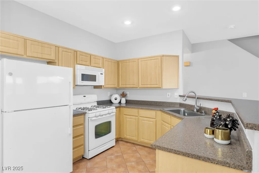 6637 Lookout Lodge, North Las Vegas, NV 89084