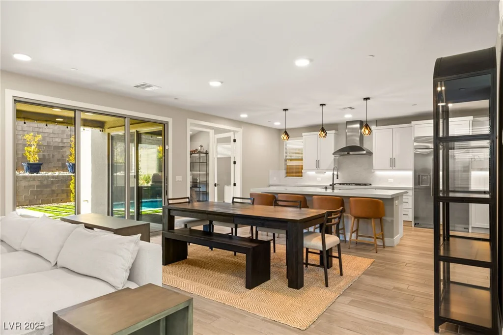 425 Crown Mesa, Las Vegas, NV 89138