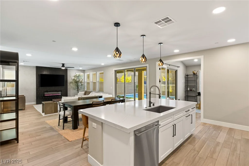 425 Crown Mesa, Las Vegas, NV 89138