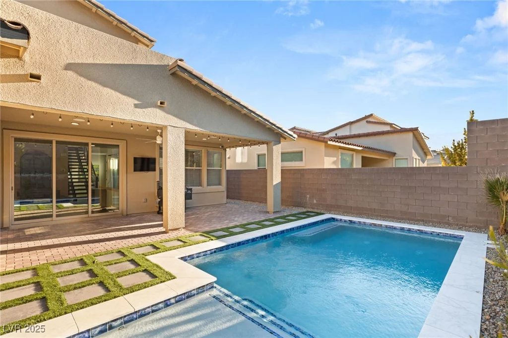 425 Crown Mesa, Las Vegas, NV 89138