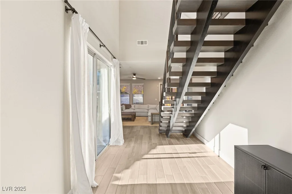 425 Crown Mesa, Las Vegas, NV 89138