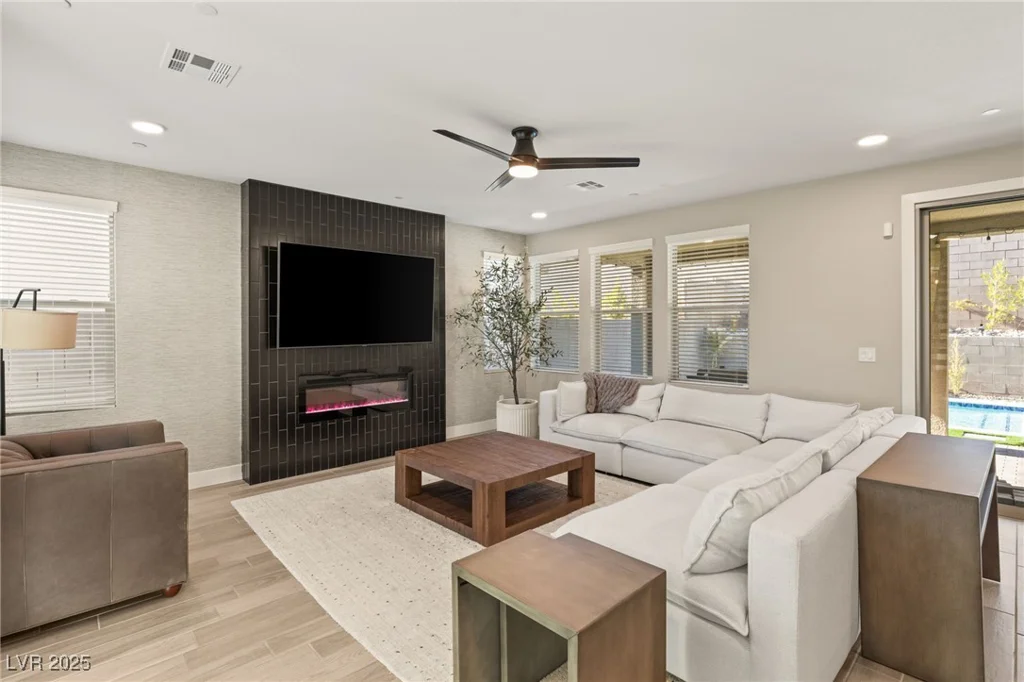 425 Crown Mesa, Las Vegas, NV 89138