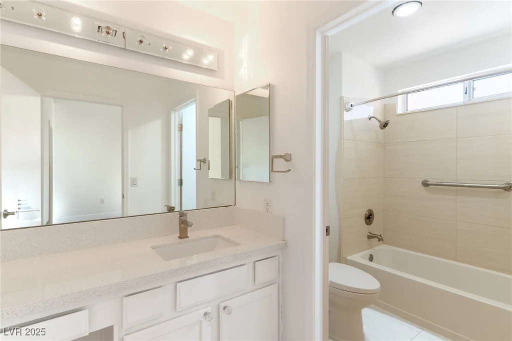 8913 Stoney Point, Las Vegas, NV 89134
