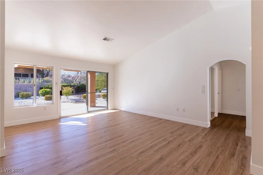 8913 Stoney Point, Las Vegas, NV 89134
