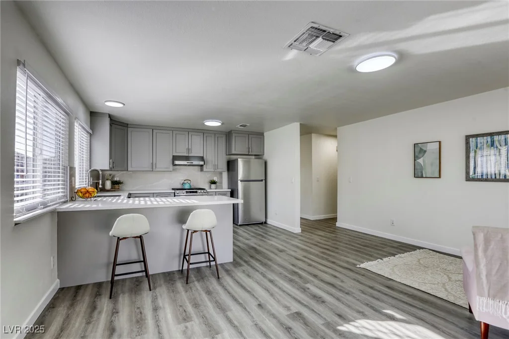 6008 Carmel, Las Vegas, NV 89108