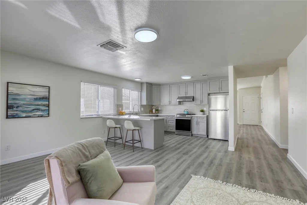 6008 Carmel, Las Vegas, NV 89108