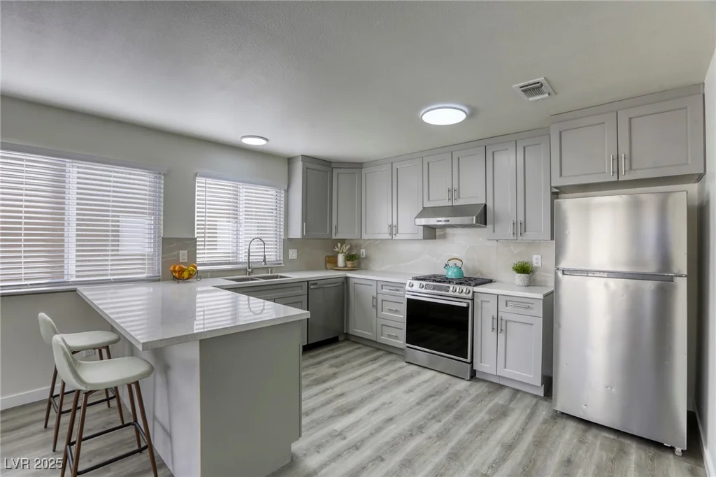 6008 Carmel, Las Vegas, NV 89108