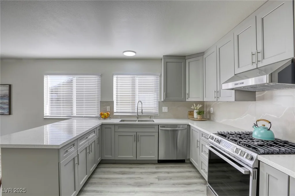 6008 Carmel, Las Vegas, NV 89108