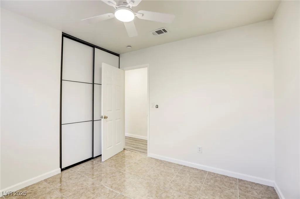 6008 Carmel, Las Vegas, NV 89108