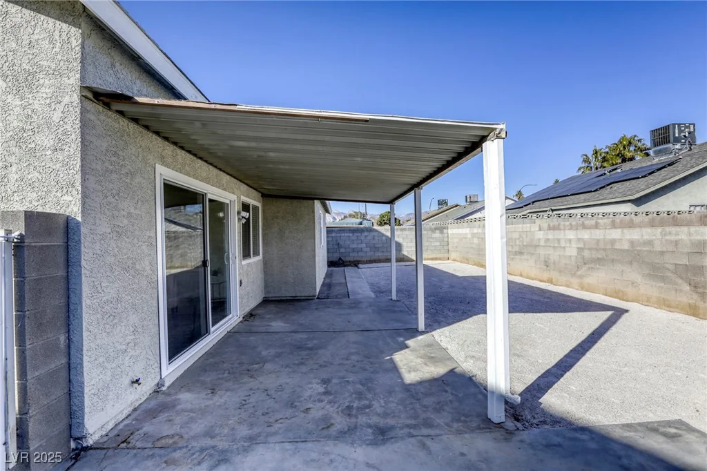 6008 Carmel, Las Vegas, NV 89108