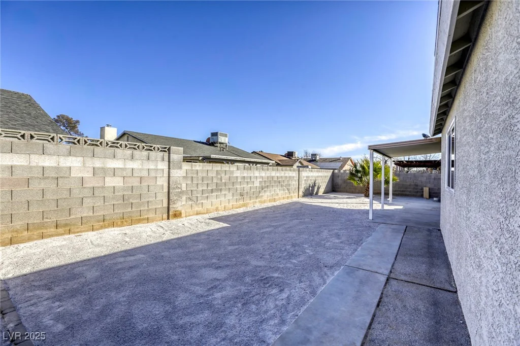 6008 Carmel, Las Vegas, NV 89108