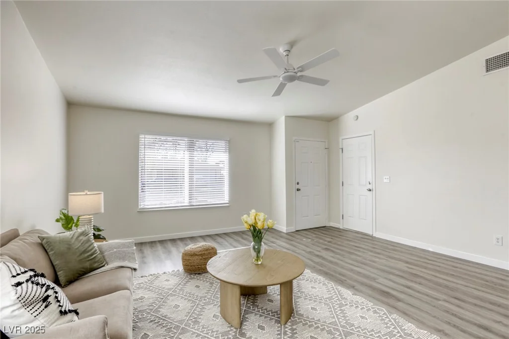 6008 Carmel, Las Vegas, NV 89108