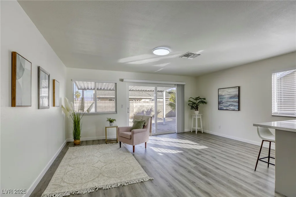 6008 Carmel, Las Vegas, NV 89108