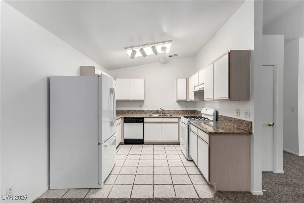 2204 Kendall Hill, Las Vegas, NV 89106
