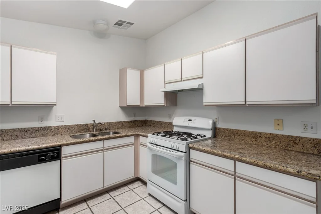 2204 Kendall Hill, Las Vegas, NV 89106
