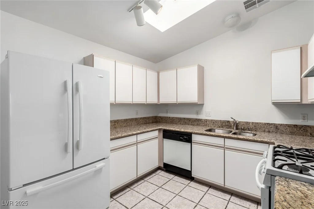 2204 Kendall Hill, Las Vegas, NV 89106