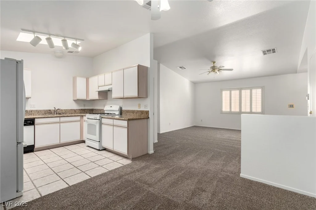 2204 Kendall Hill, Las Vegas, NV 89106