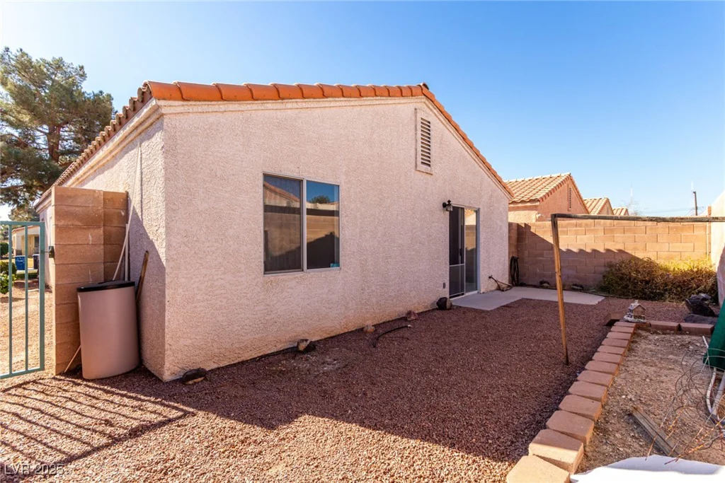 2204 Kendall Hill, Las Vegas, NV 89106