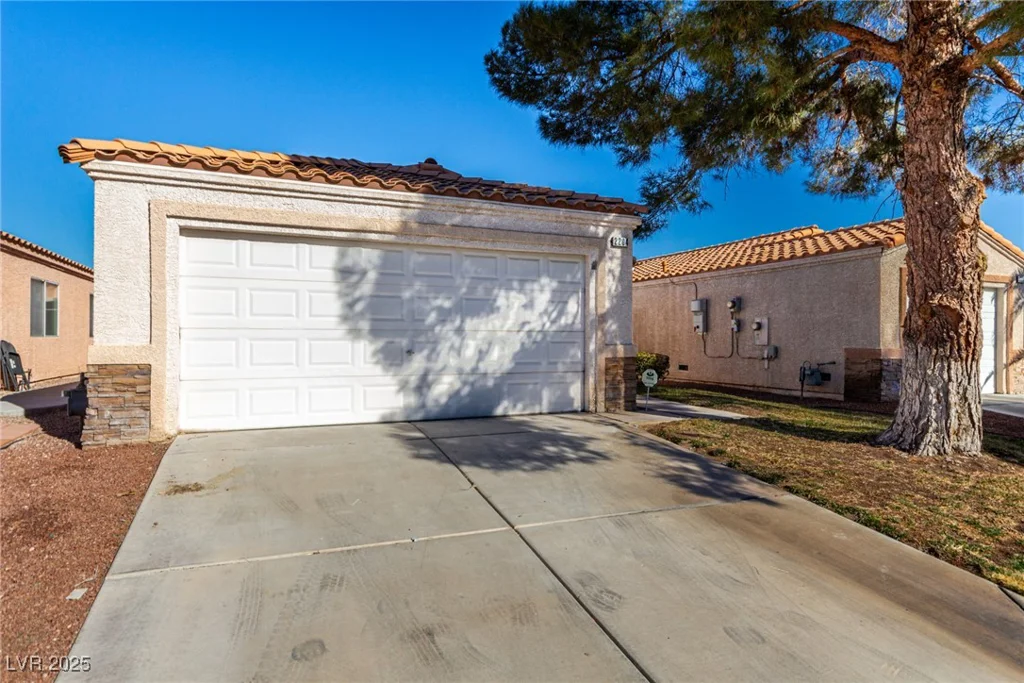 2204 Kendall Hill, Las Vegas, NV 89106