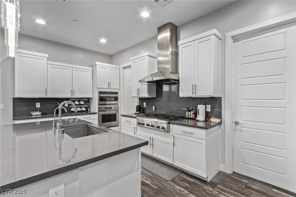 220 Glen Lee, Henderson, NV 89012