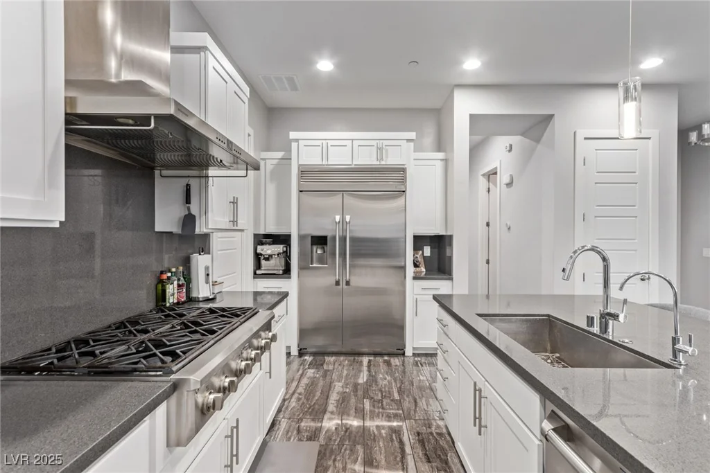 220 Glen Lee, Henderson, NV 89012