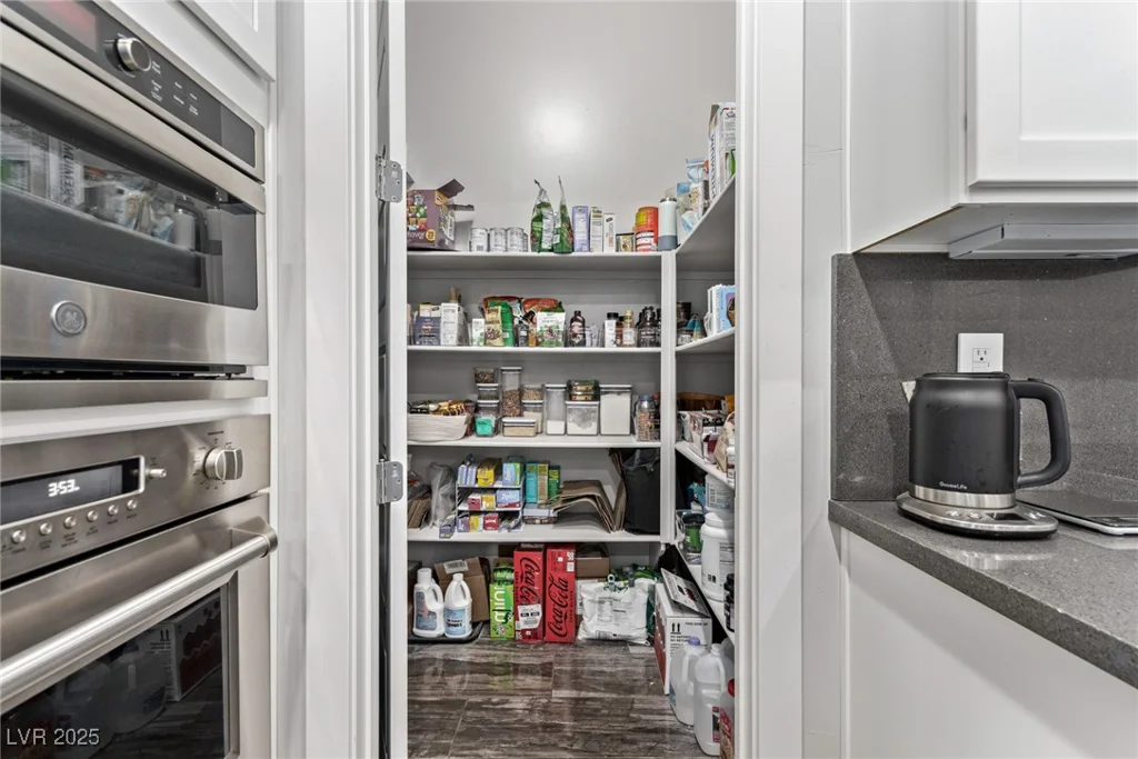 220 Glen Lee, Henderson, NV 89012