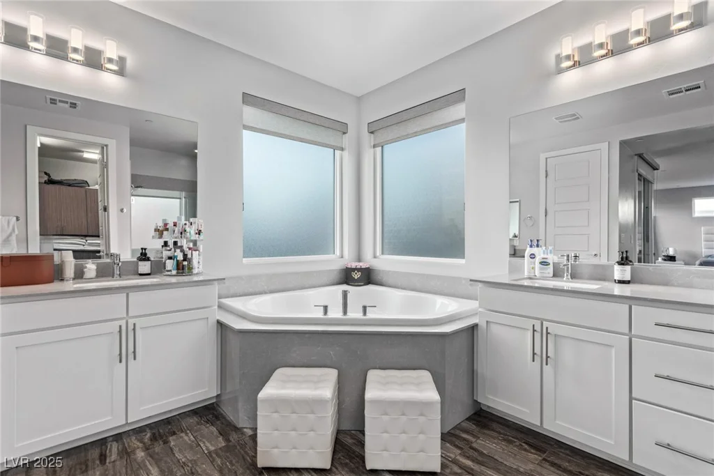 220 Glen Lee, Henderson, NV 89012