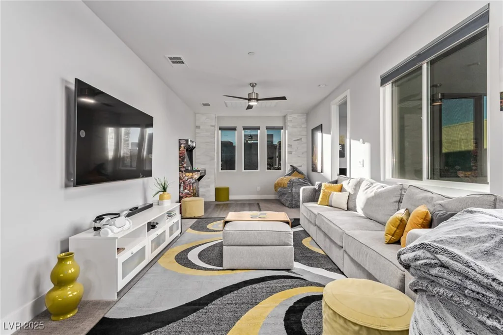 220 Glen Lee, Henderson, NV 89012