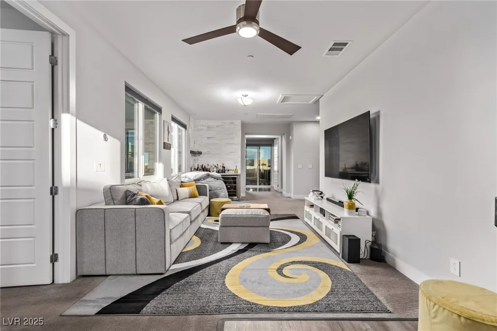 220 Glen Lee, Henderson, NV 89012
