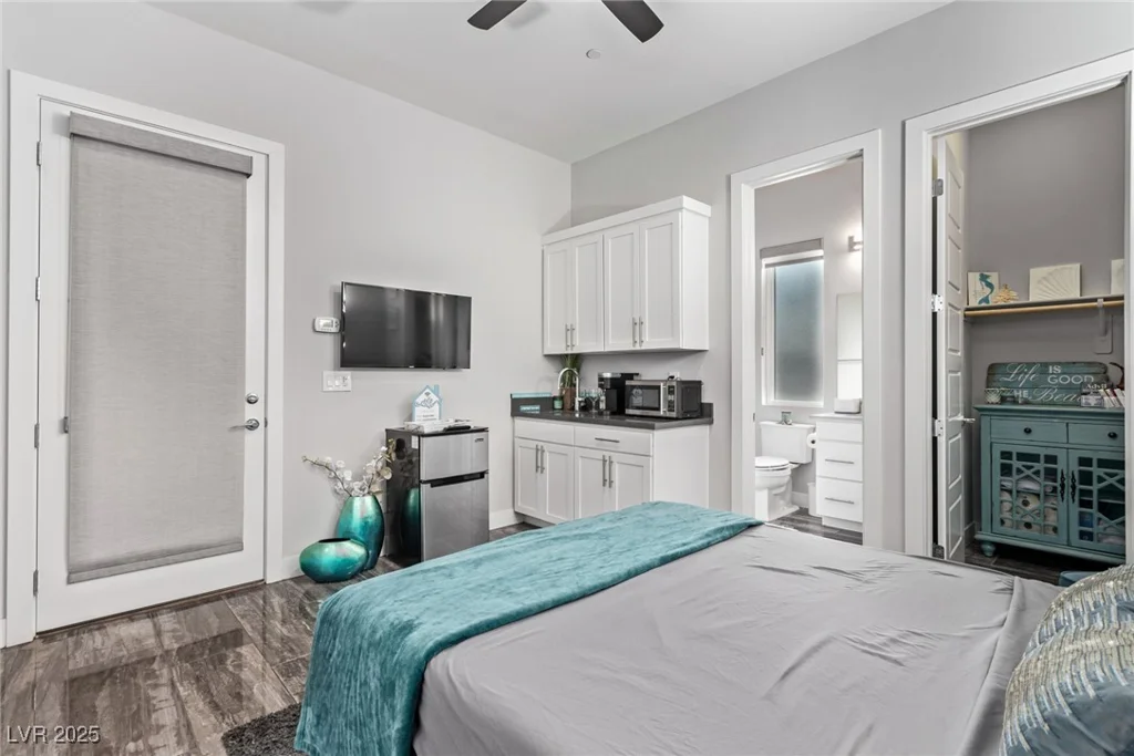 220 Glen Lee, Henderson, NV 89012