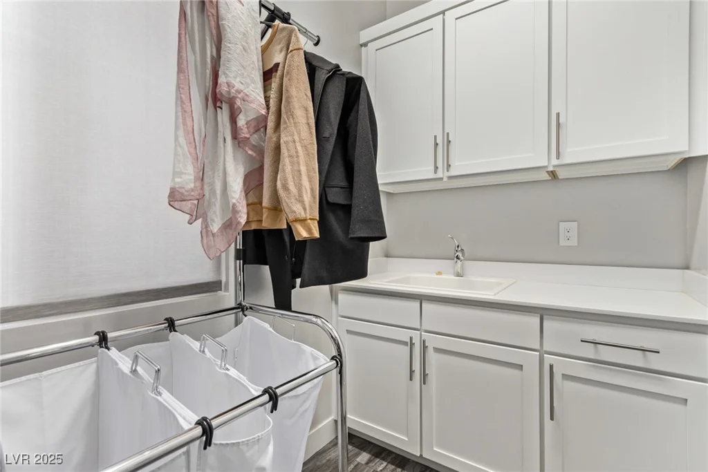 220 Glen Lee, Henderson, NV 89012