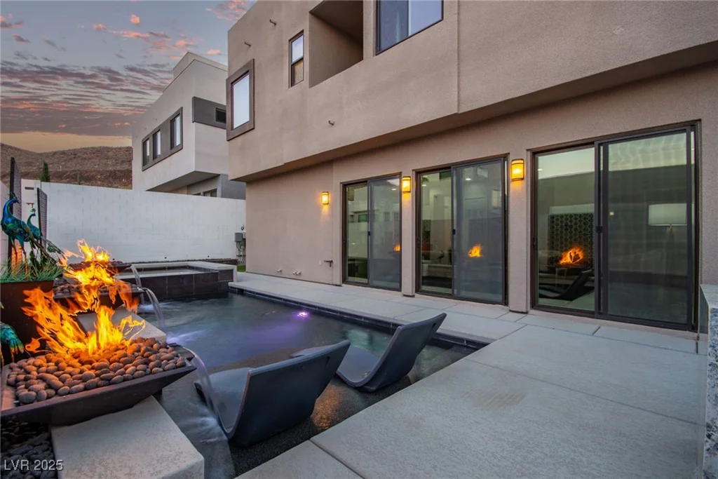 220 Glen Lee, Henderson, NV 89012