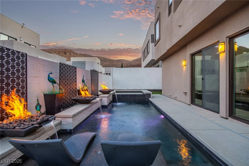220 Glen Lee, Henderson, NV 89012