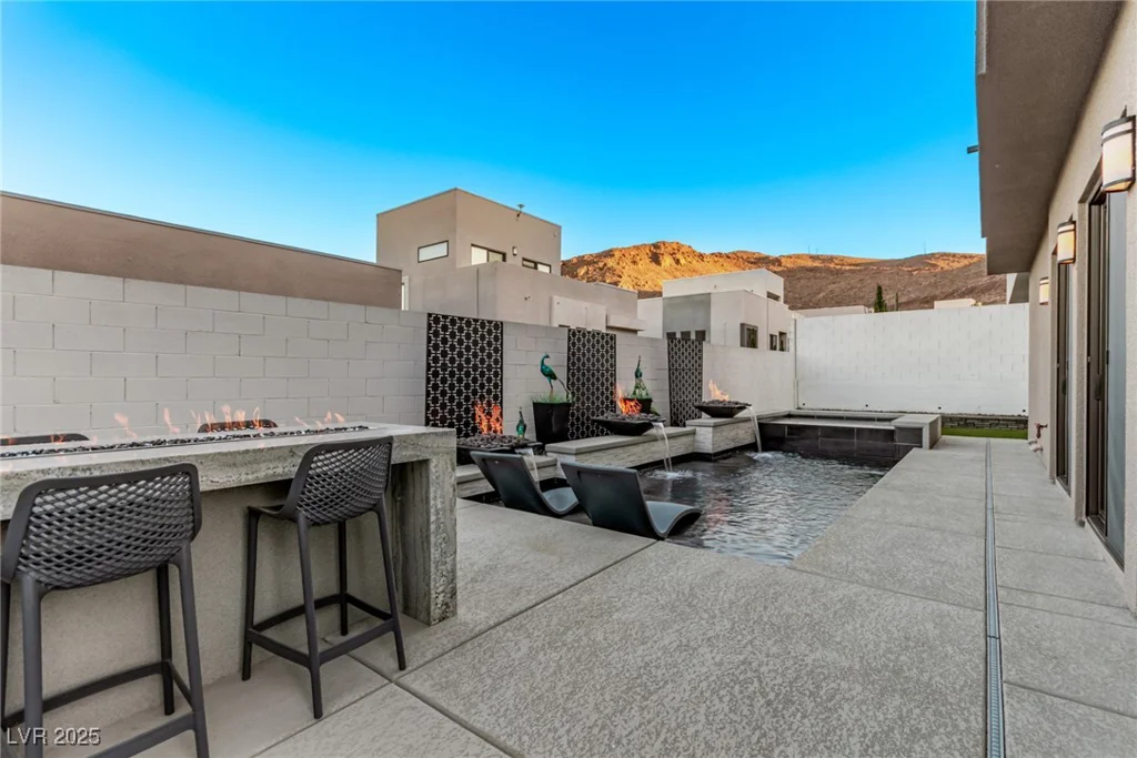 220 Glen Lee, Henderson, NV 89012