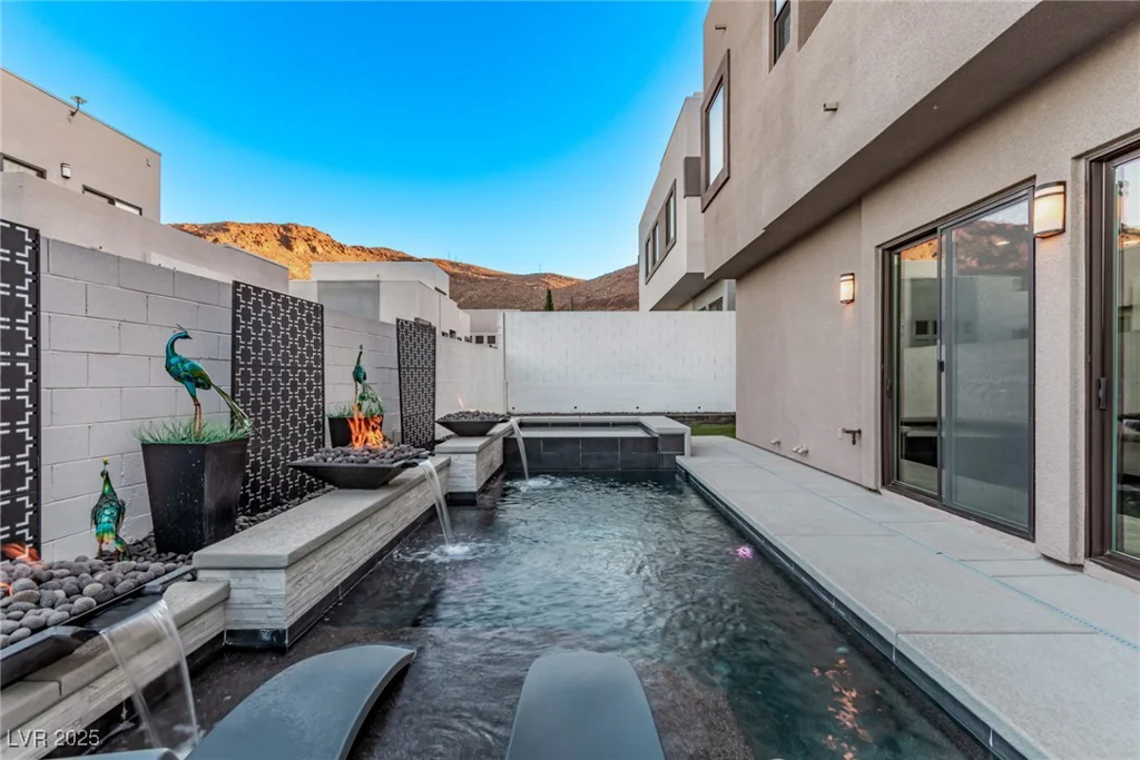 220 Glen Lee, Henderson, NV 89012