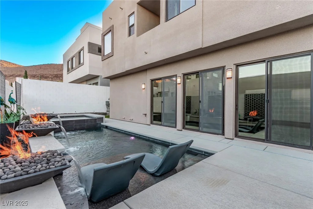 220 Glen Lee, Henderson, NV 89012