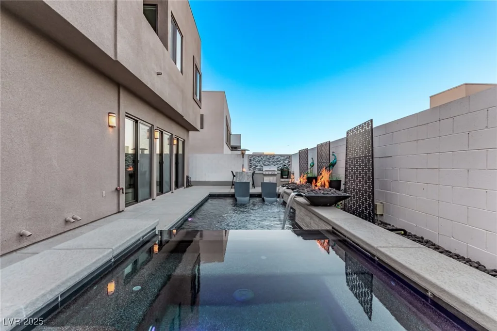 220 Glen Lee, Henderson, NV 89012