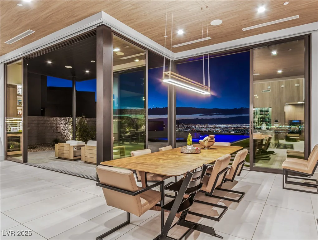 591 Overlook Rim, Henderson, NV 89012