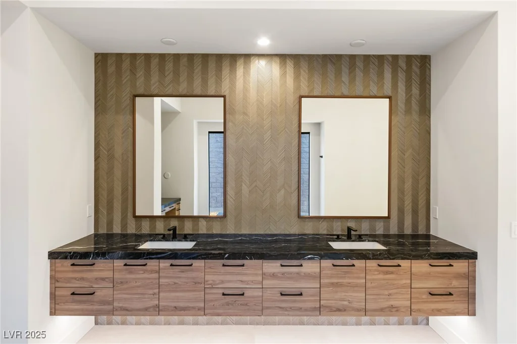 591 Overlook Rim, Henderson, NV 89012