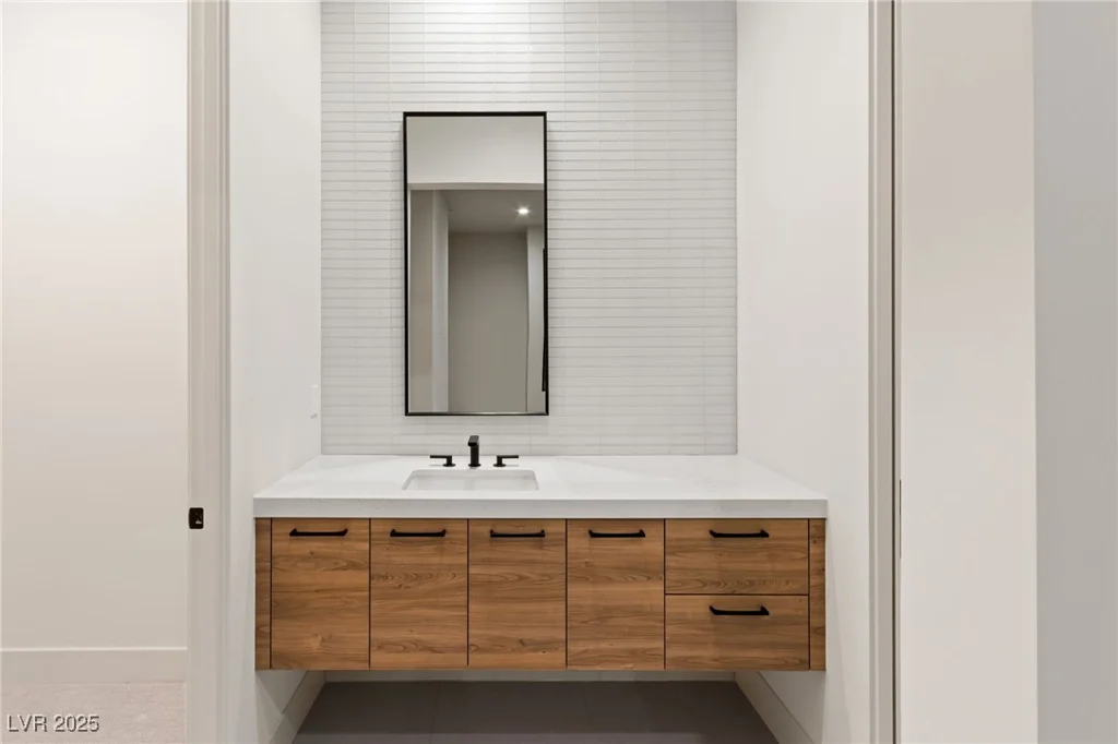 591 Overlook Rim, Henderson, NV 89012
