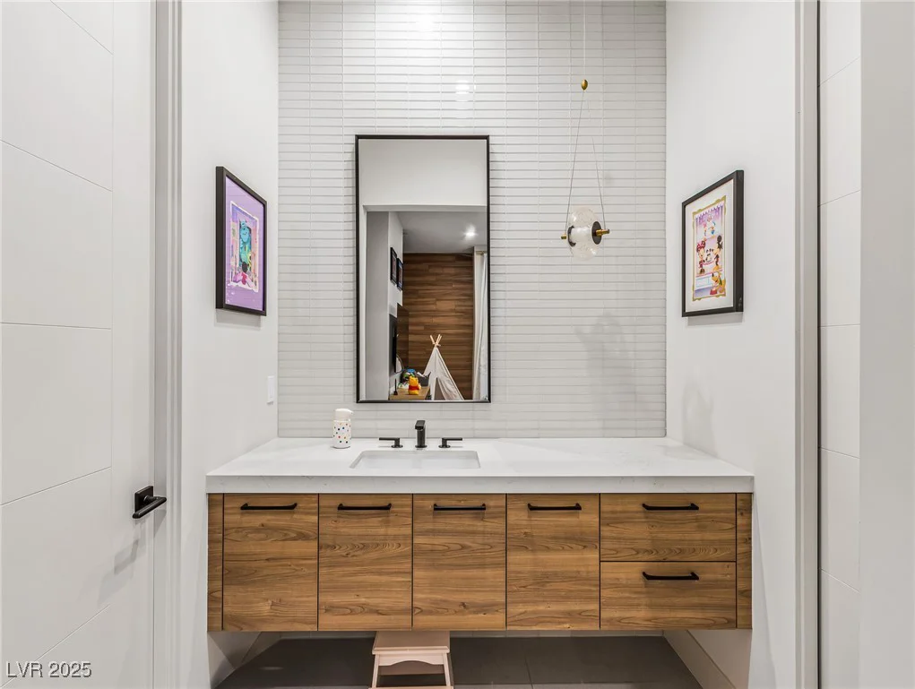 591 Overlook Rim, Henderson, NV 89012