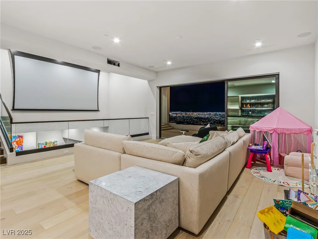 591 Overlook Rim, Henderson, NV 89012